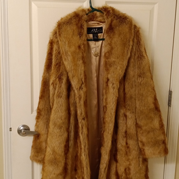 Full length Fur coat - Picture 1 of 4